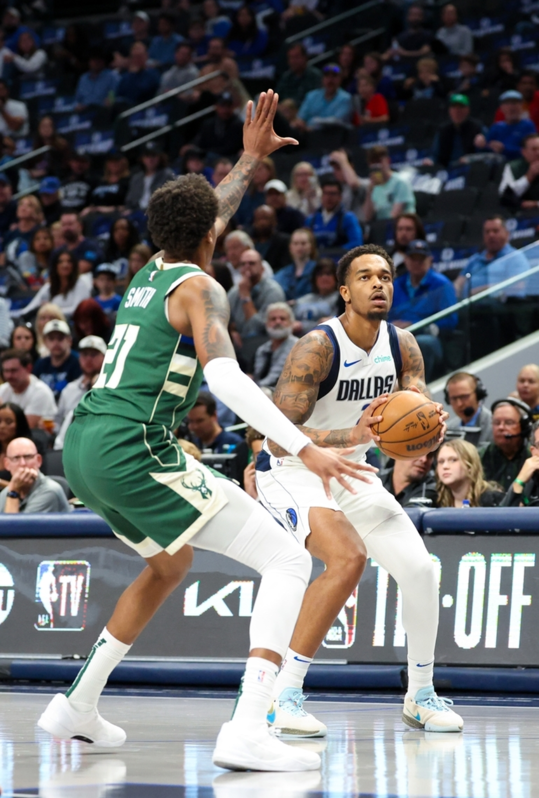 独行侠碾压雄鹿，克莱扛起全队