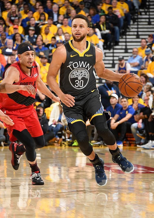 山东队鏖战深圳队，利拉德惊艳四座