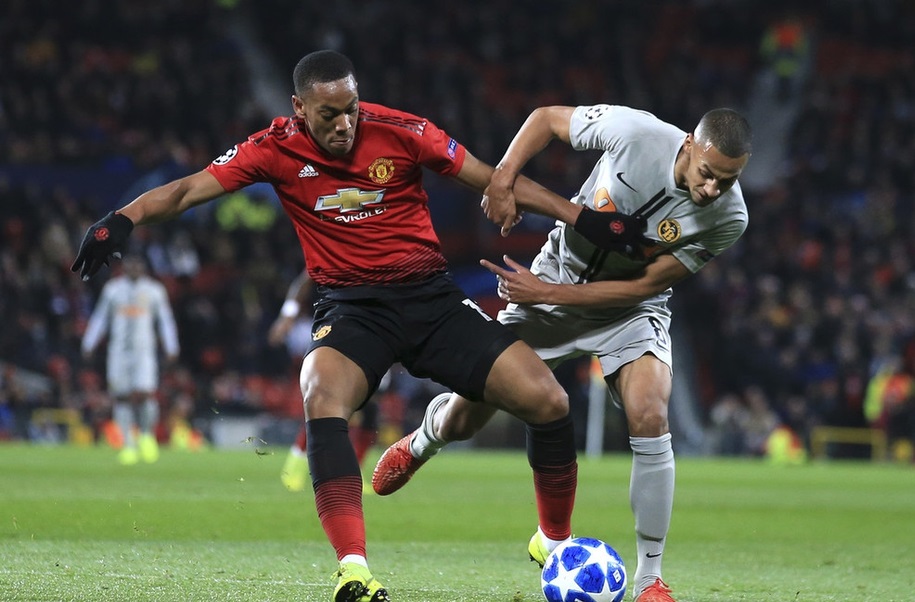 里昂横扫曼联，戈麦斯高光表现