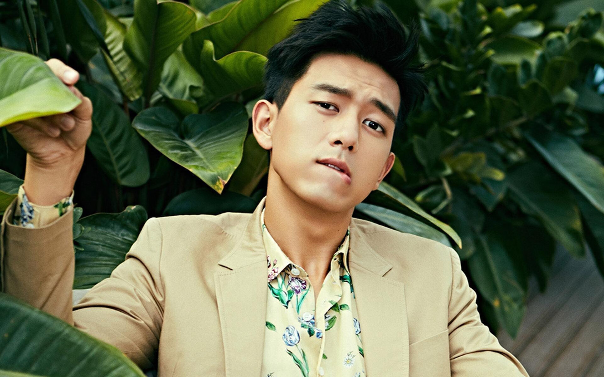 蓝黑焰火与黑白棋局，当劳塔罗点燃争冠烈焰，尤文已悄然合上悬念之书